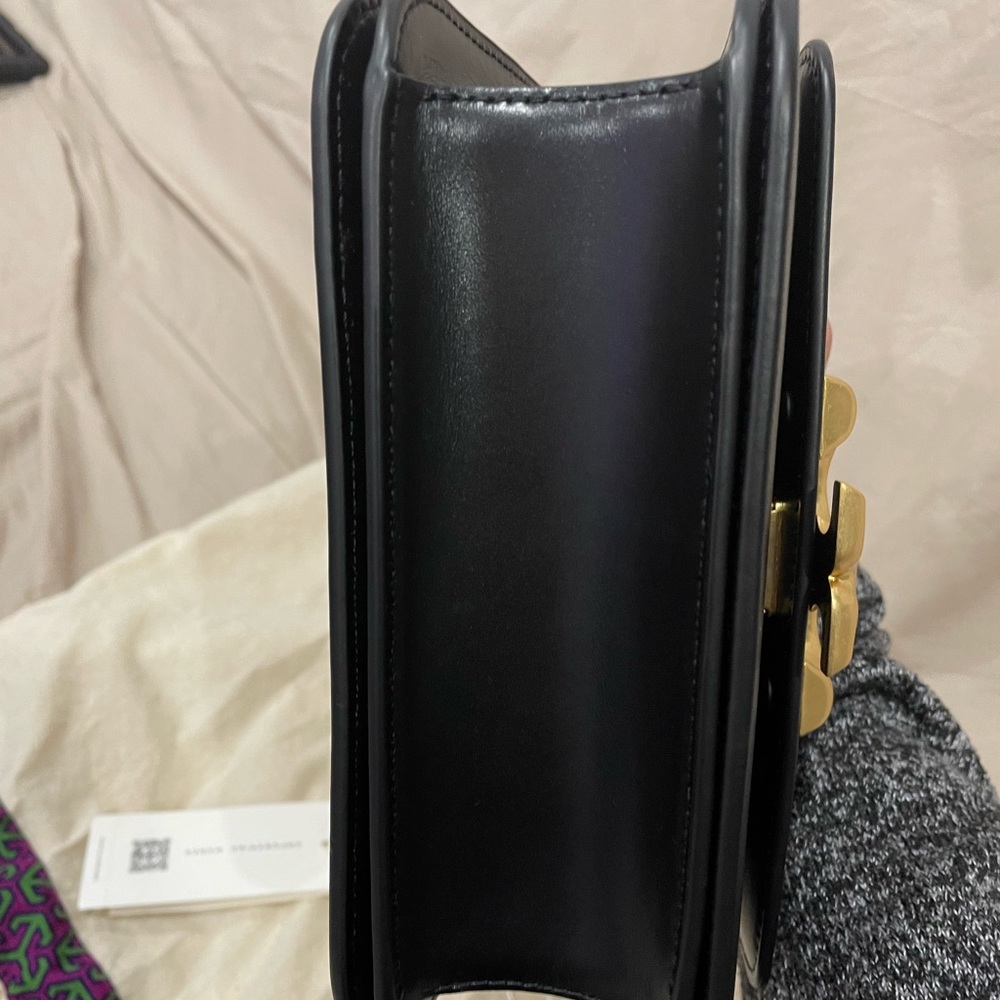*SOLD* Tory Burch Logo Shoulder Bag Like NEW - Picture 10 of 12